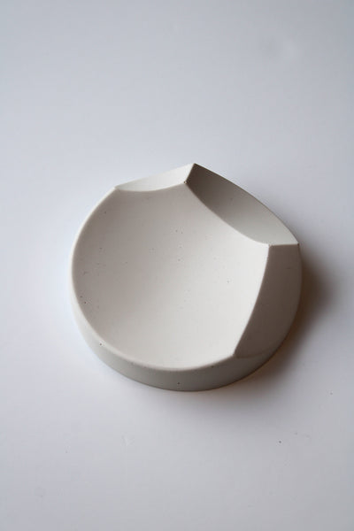 Small white geometric storage bowl—ideal for organizing rings, earrings, coins, or desk accessories.