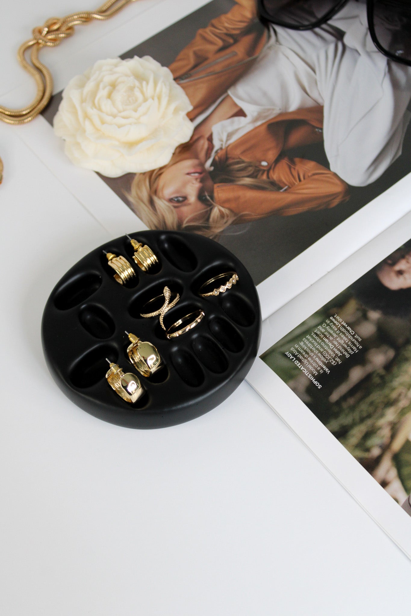 Elegant Stone-Style Round Ring Holder – Versatile Jewellery Organiser