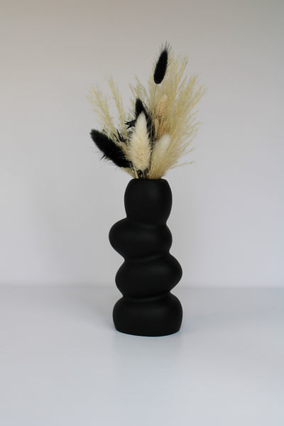 Sculptural Pebble Vase – Modern Organic Form
