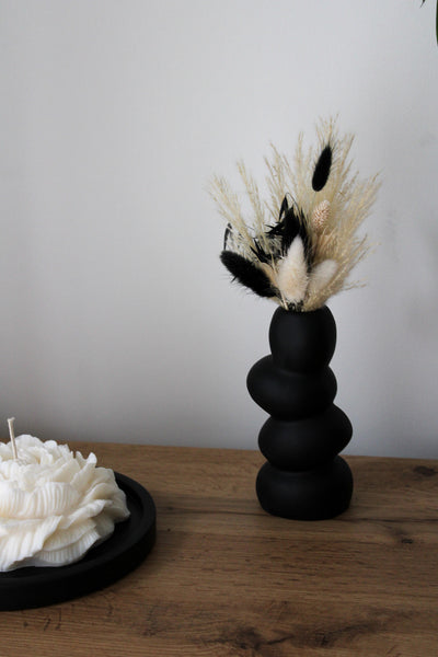 Sculptural Pebble Vase – Modern Organic Form