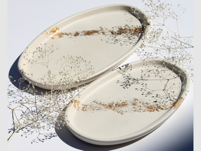 White and gold irregular oval tray with a modern design—handmade decorative serving tray for jewellery, candles, keys, or vanity decor.