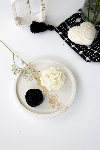 White and Gold Tray | Medium Round Tray