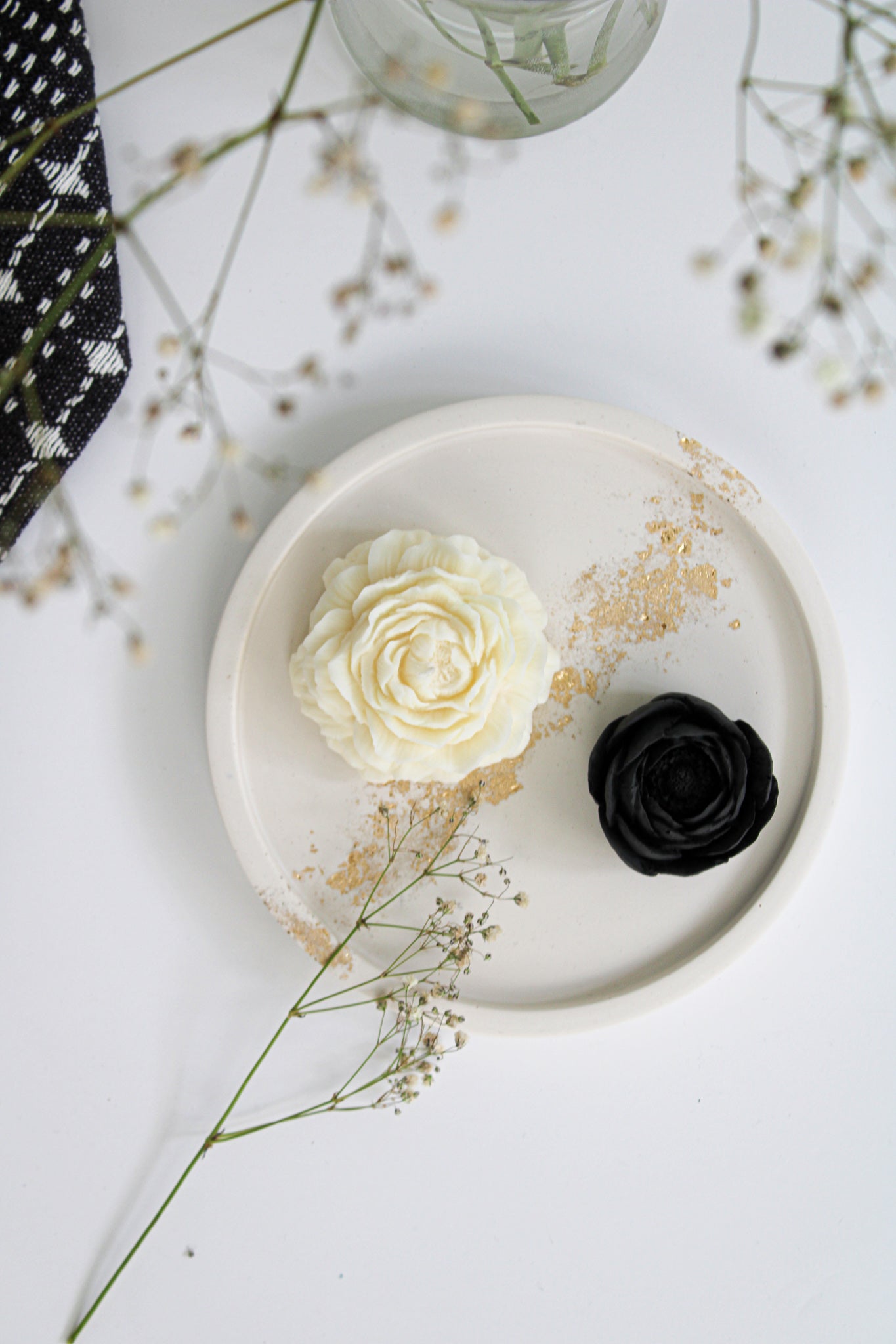White and Gold Tray | Medium Round Tray