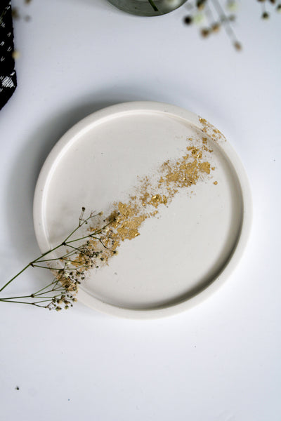 White and Gold Tray | Medium Round Tray