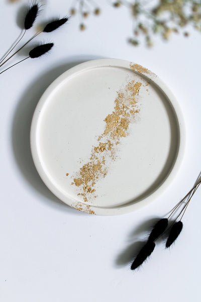 White and Gold Tray | Medium Round Tray