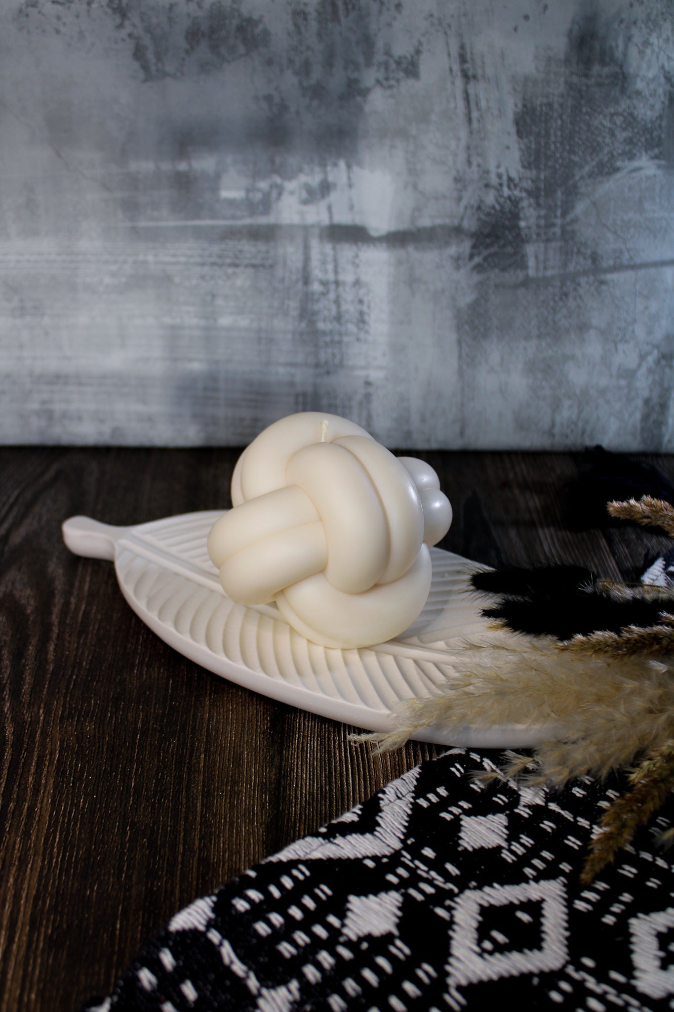 White Leaf Tray | Decorative Centrepiece Tray - Pascal Studio